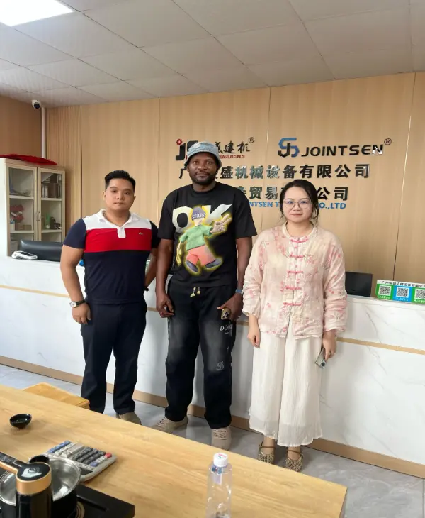Pelanggan Nigeria Mengunjungi Tiongkok Secara Langsung, JOINTSEN Mendapatkan Pesanan Tamping Rammer Dalam Jumlah Besar
